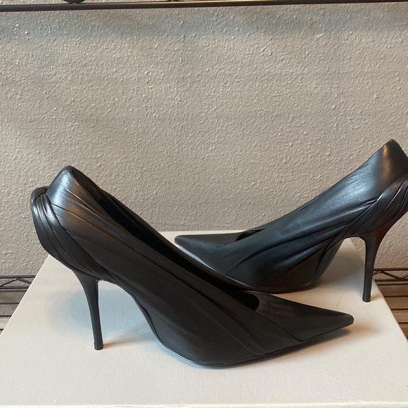 Balenciaga lamskin leather knife pumps - Picture 9 of 11